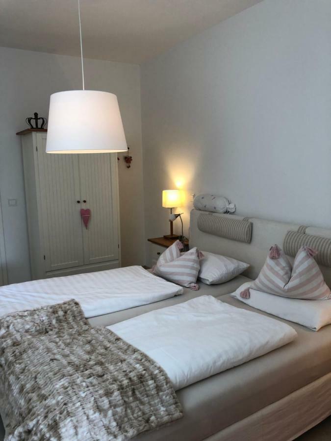 Ferienwohnung Burgenblick Mit Blick Auf 리덴부르크 외부 사진